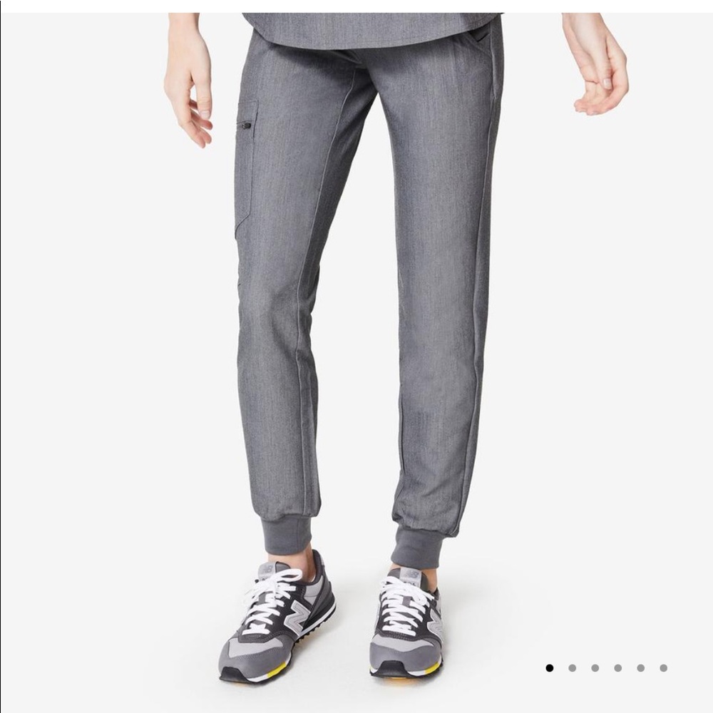 NWT Zamora Petite Jogger Scrub Pants